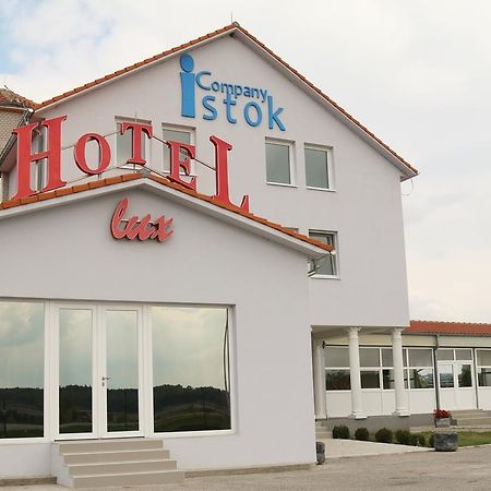 Hotel Lux Velika Jasikova Екстериор снимка