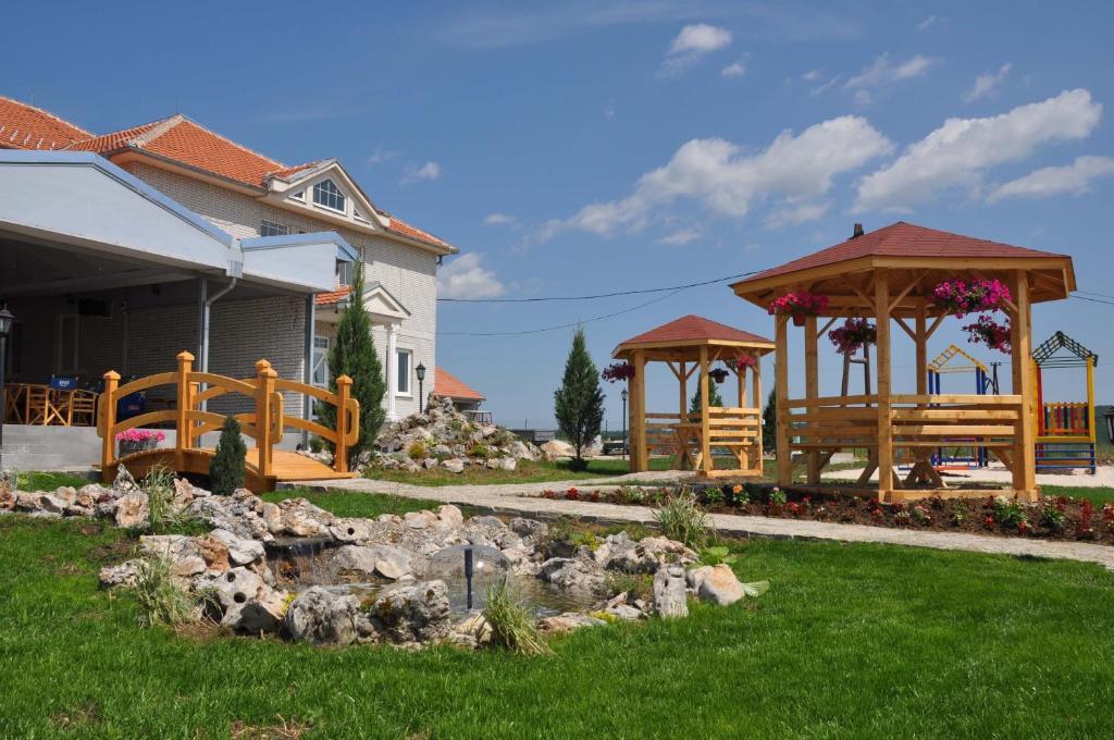 Hotel Lux Velika Jasikova Екстериор снимка