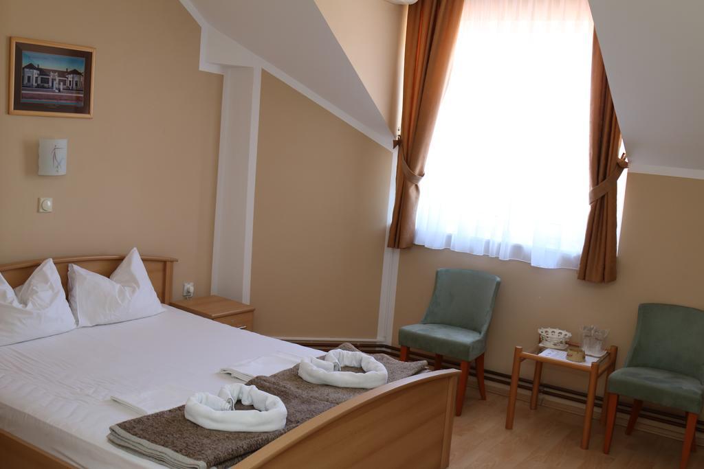 Hotel Lux Velika Jasikova Екстериор снимка