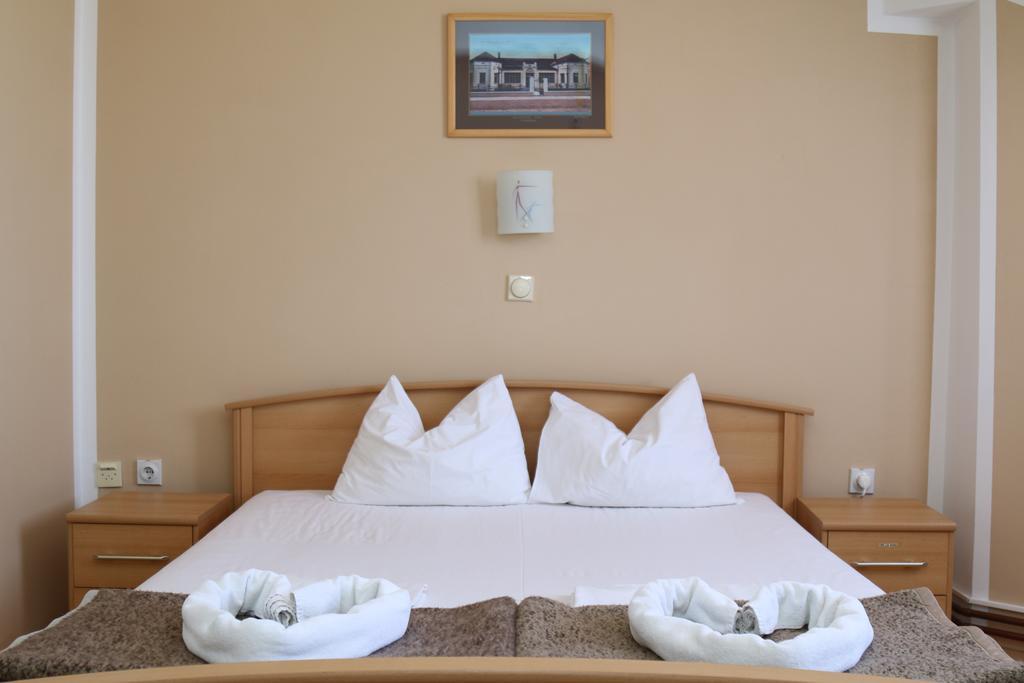 Hotel Lux Velika Jasikova Екстериор снимка