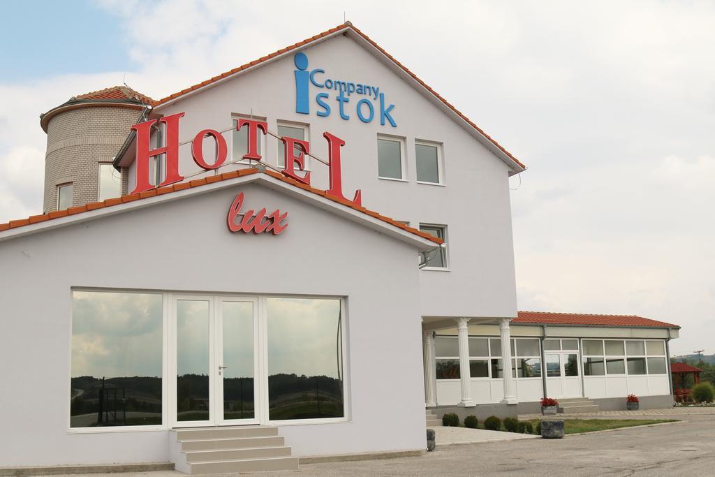 Hotel Lux Velika Jasikova Екстериор снимка