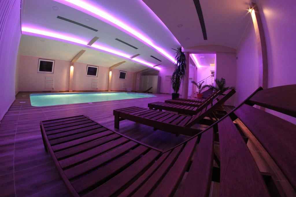 Hotel Lux Velika Jasikova Екстериор снимка
